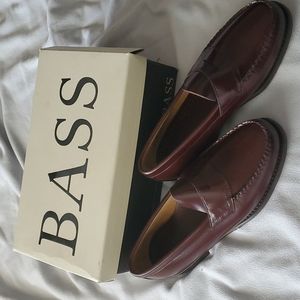 Bass Leavitt Penny Loafers size 9 1/2